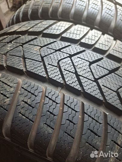 Pirelli Winter Sottozero 3 275/35 R19 100V