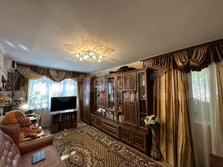 2-к. квартира, 65 м², 1/5 эт.