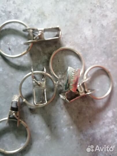 Прищепки, металлические и мелкие для струн