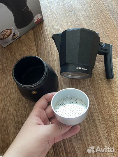 Гейзерная кофеварка rondell kafferro rds-499