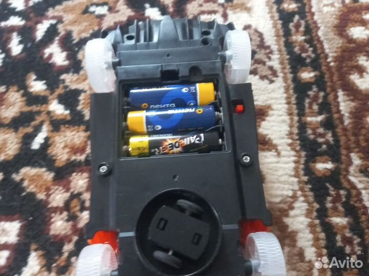 Машинка на батарейках