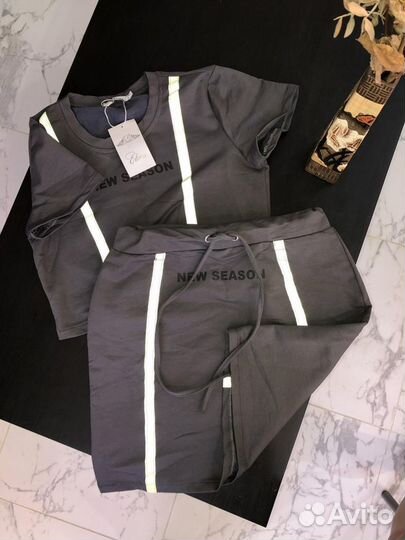 Спортивный костюм женский