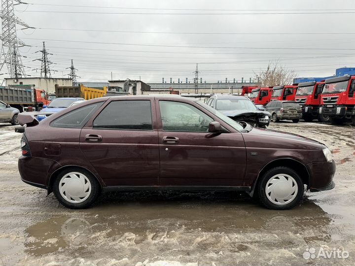 LADA Priora 1.6 МТ, 2010, битый, 200 000 км