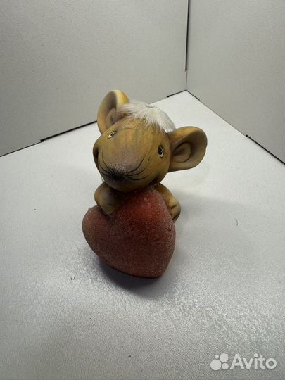 Статуэтка Мышонок с сердцем