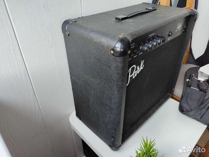 Басовый комбоусилитель Marshall Park 25вт (12