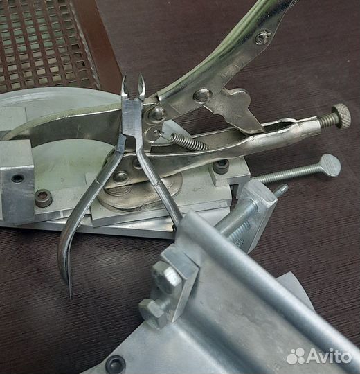 Станок для маникюрных щипчиков