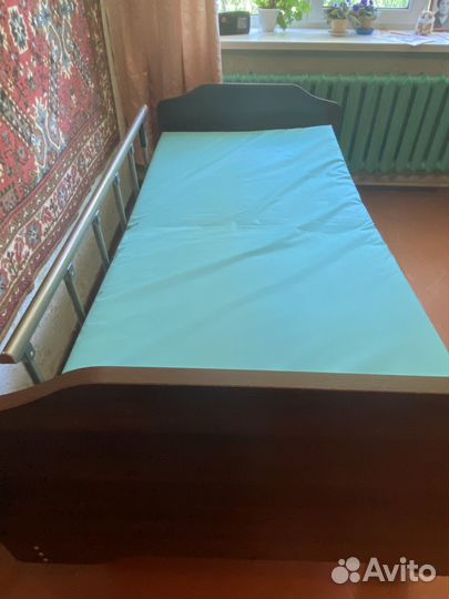 Кровать для лежачих больных (медицинская)