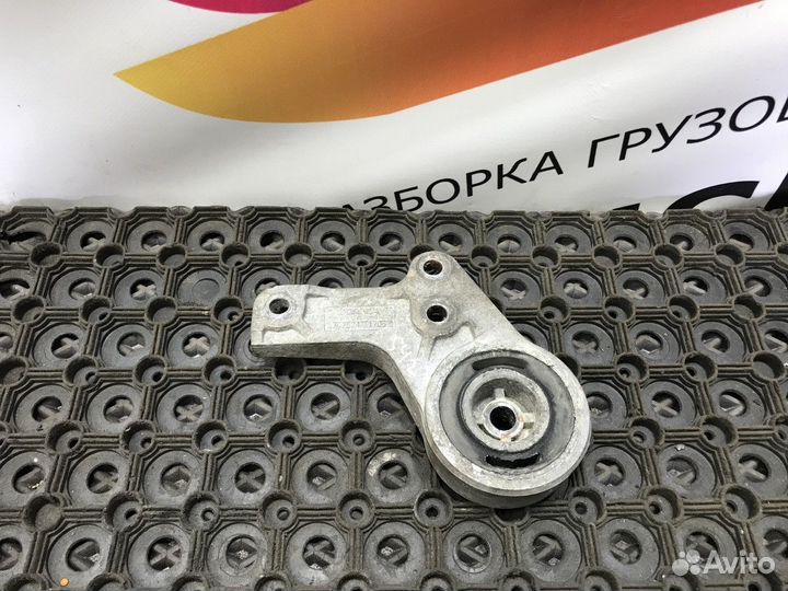 Кронштейн радиатора правый Scania 5-series