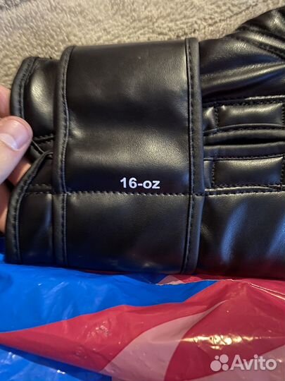 Боксерские перчатки 16 oz