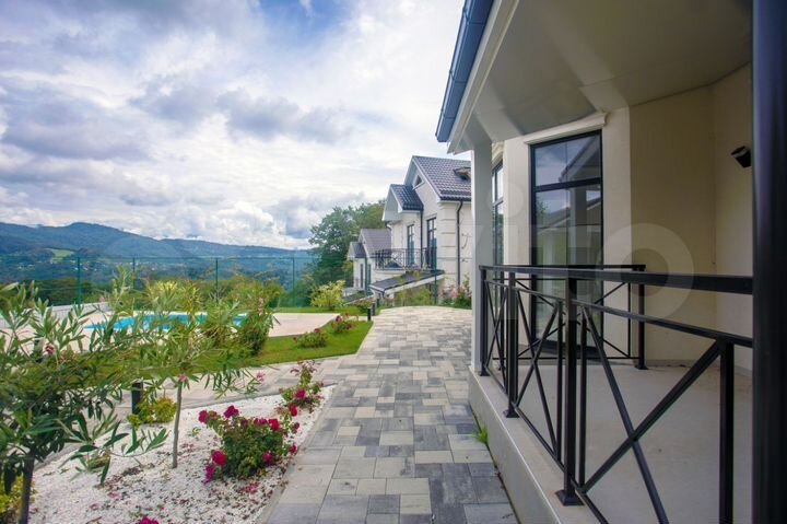 Дом 175 м² на участке 6 сот.