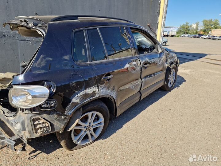 В разборе Volkswagen Tiguan 1 1.4 2WD