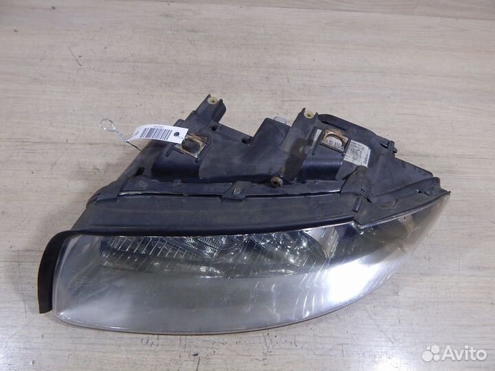 Фара левая Audi A4 B6 ксенон в сборе