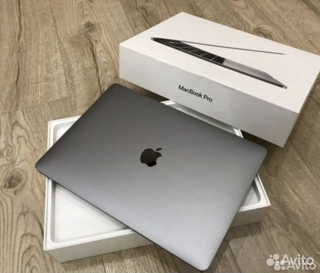 Macbook pro 15 2019 i7 NEW