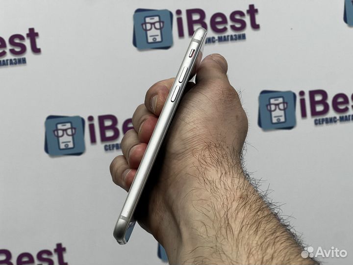 iPhone 8, 64 ГБ