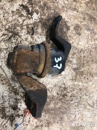 Подушка двигателя передняя правая Mitsubishi