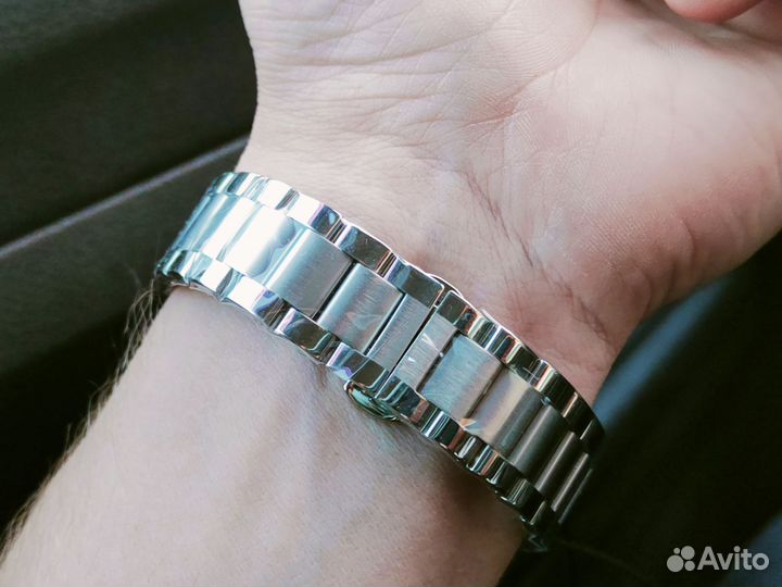 Необычные мужские часы с подвижным циферблатом