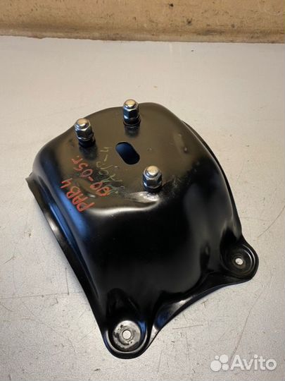 Крепление запасного колеса Toyota Rav4 2 1azfe