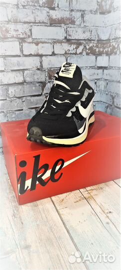 Кроссовки Nike Sakai