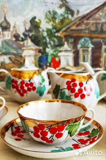 Сервизы чайный, кофейный,кувшин и подсвечник