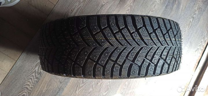 Michelin X-Ice North 4 205/60 R16 96T