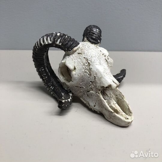 Декорация в аквариум череп