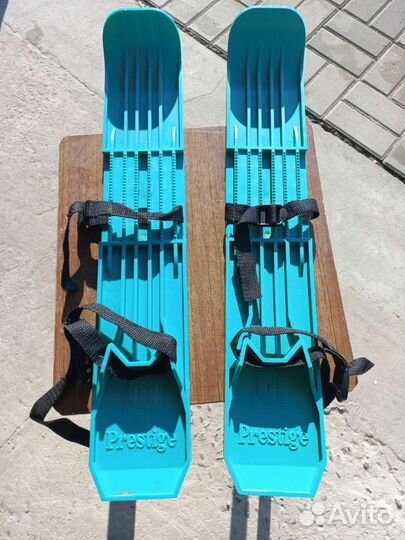 Мини-лыжи пластмассовые с креплением новые