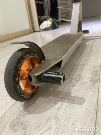 Трюковой самокат mongoose