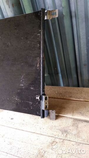 Радиатор кондиционера Audi Q7