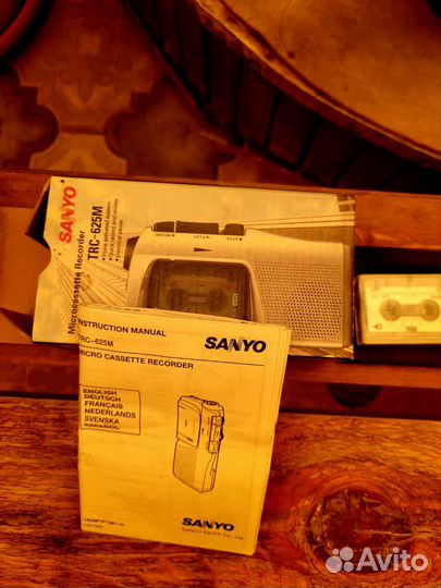 Кассетный диктофон sony