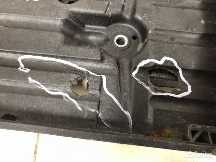 Крепление акб корпус / подставка Skoda Karoq 2017