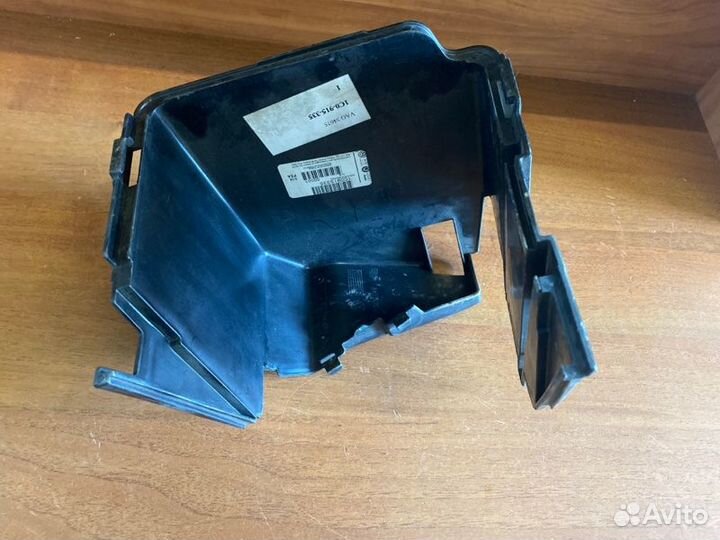 Кожух акб Volkswagen Beetle 2002 - 2010