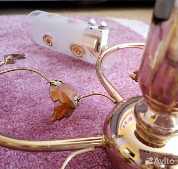 Светильники и люстра