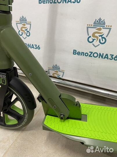 Самокат взрослый Tracker 200