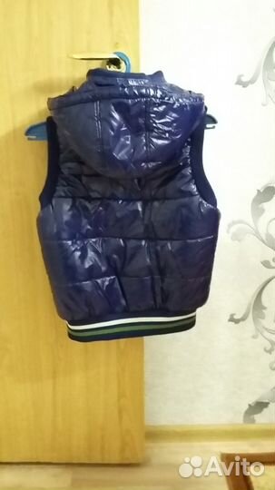 Жилет с капюшоном