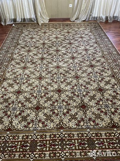 Ковер шерстяной