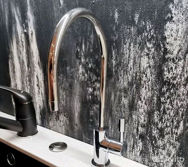 Угловая в потолок кухня на заказ