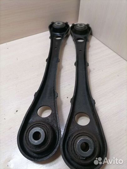 Рычаг задний правый Audi A6 4F0501529E