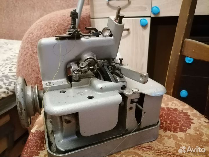 Оверлок для швейной машины