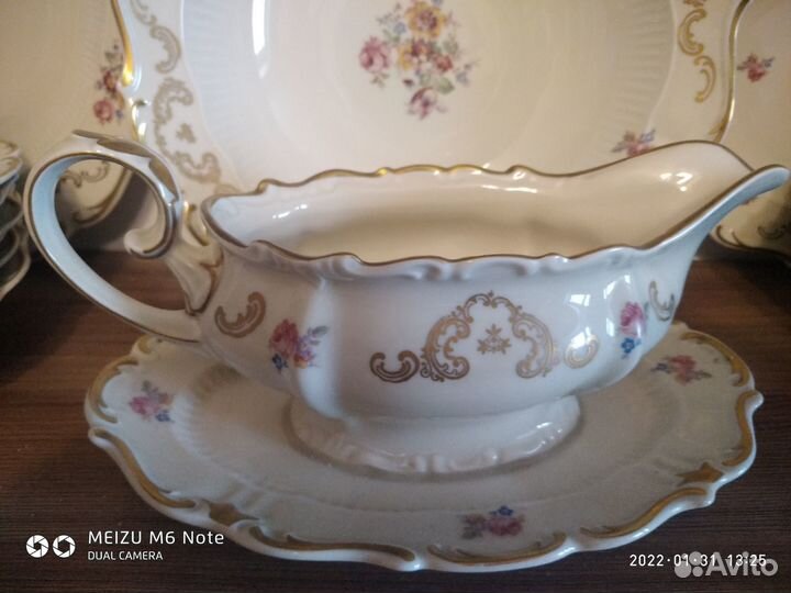 Набор столовой посуды - антиквариат