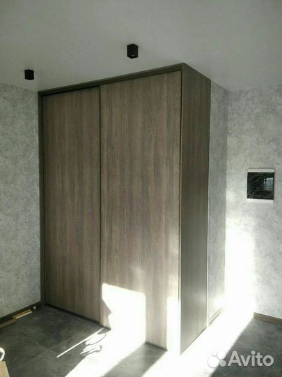 Угловой шкаф