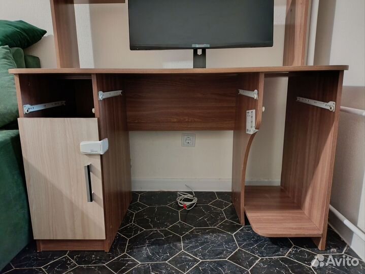 Компьютерный стол