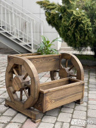 Кашпо садовое