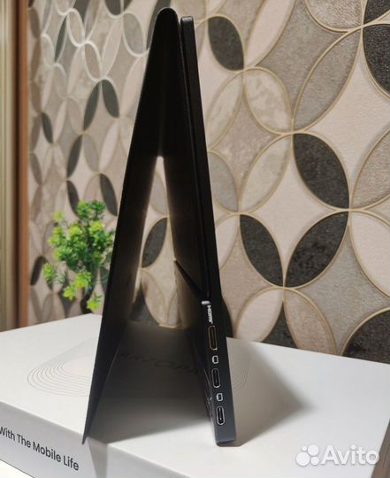 Портативный монитор 14