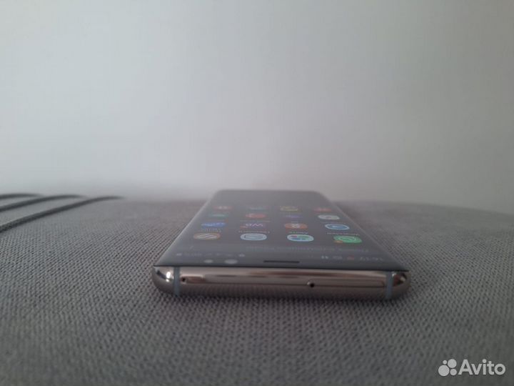 Samsung Galaxy S8, 4/64 ГБ