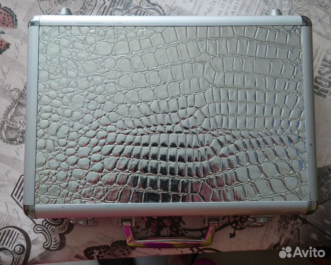 Наборы для покера,100,200 фишек,продажа