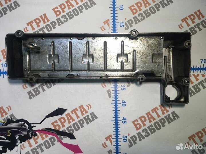 Мерседес Вито Клапанная крышка