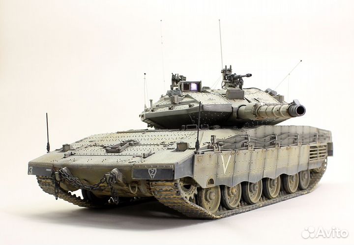 Модель танка Merkava Mk. IV LIC с футляром