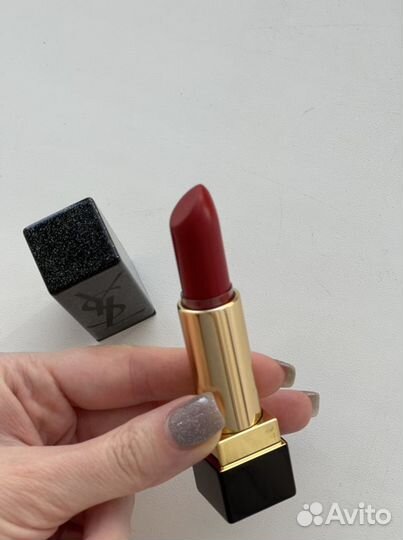 Помада Yves Saint Laurent