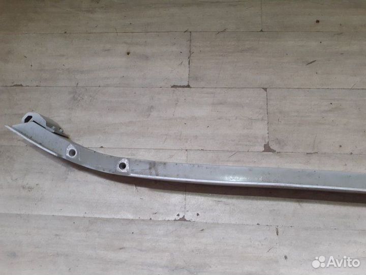 Усилитель переднего бампера Volvo