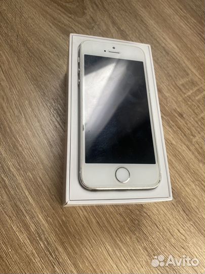 Телефон iPhone 5s